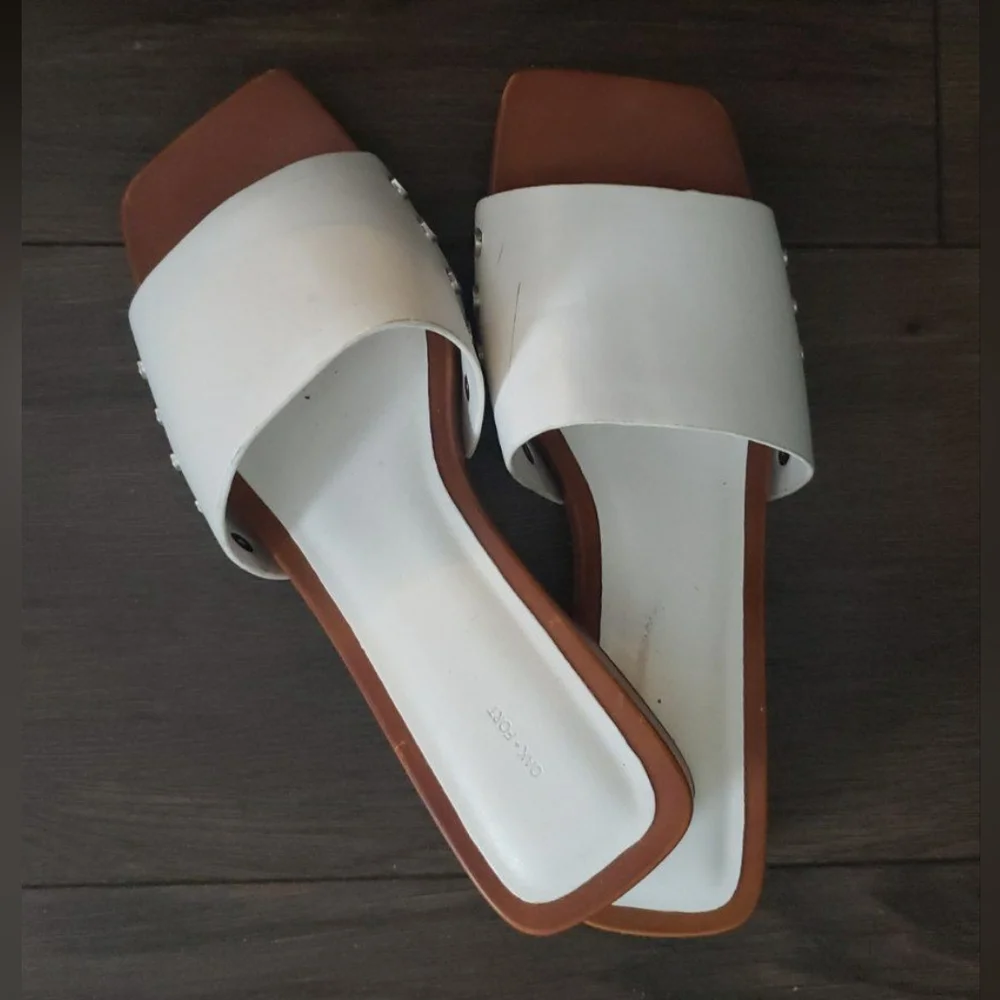 Oak + Fort Wooden Clogs Sandals - Picture 1 of 10